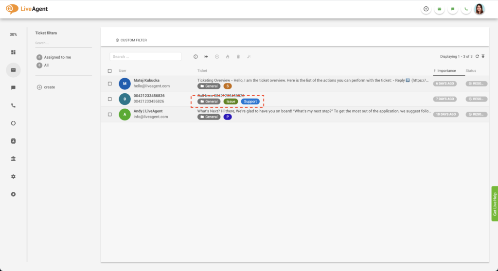 Bildet viser ulike tagger knyttet til en kundebillett i den universelle innboksen